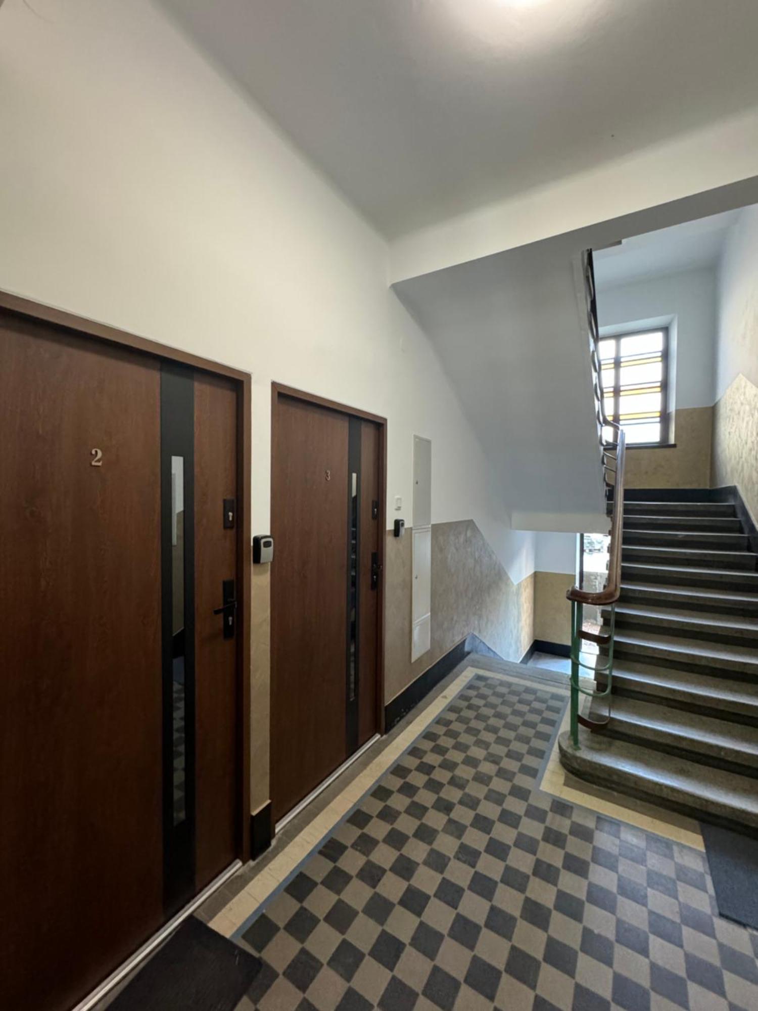 Revesen Premium Apartments Krakow Luaran gambar