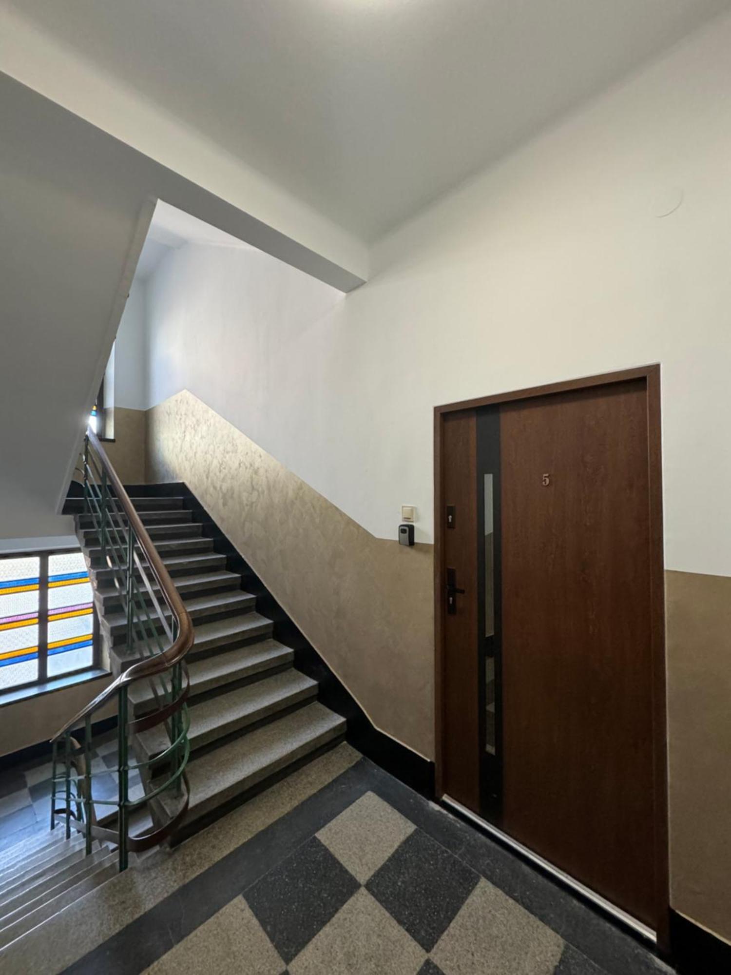 Revesen Premium Apartments Krakow Luaran gambar