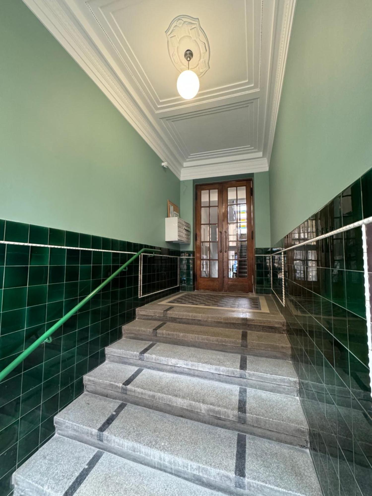 Revesen Premium Apartments Krakow Luaran gambar