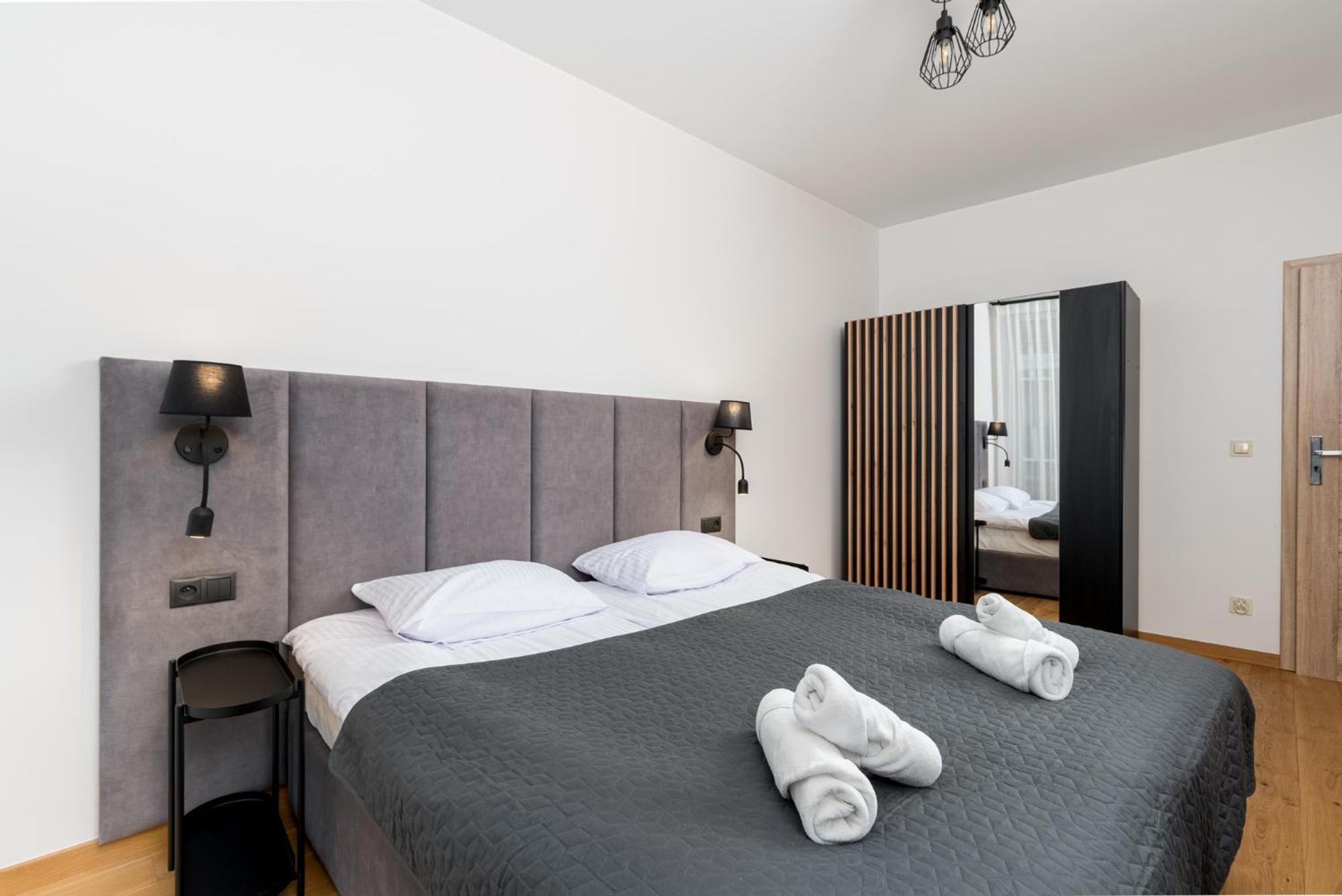 Revesen Premium Apartments Krakow Luaran gambar