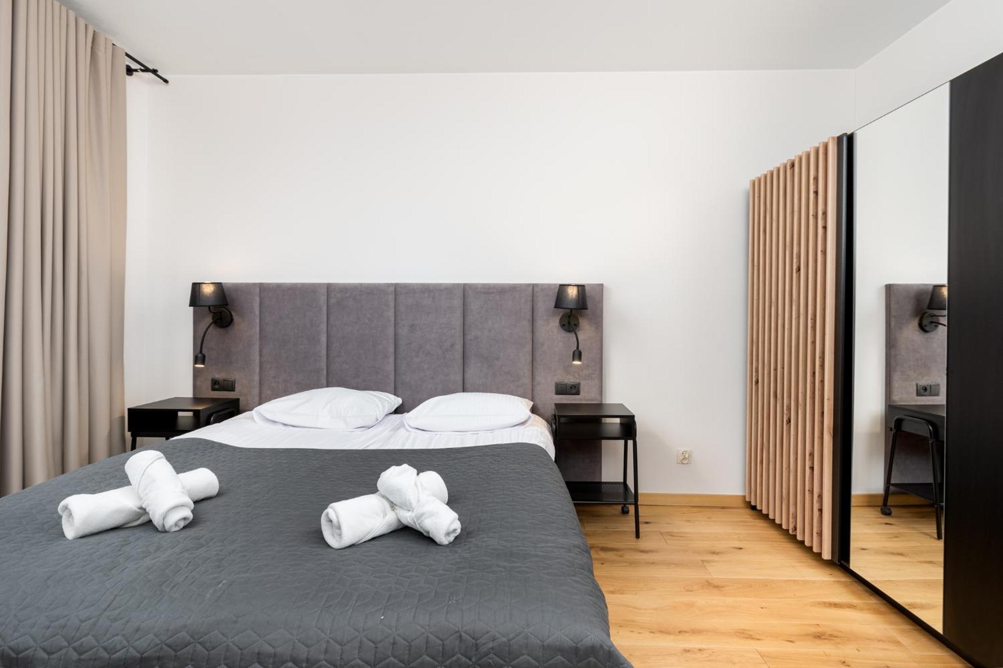Revesen Premium Apartments Krakow Luaran gambar