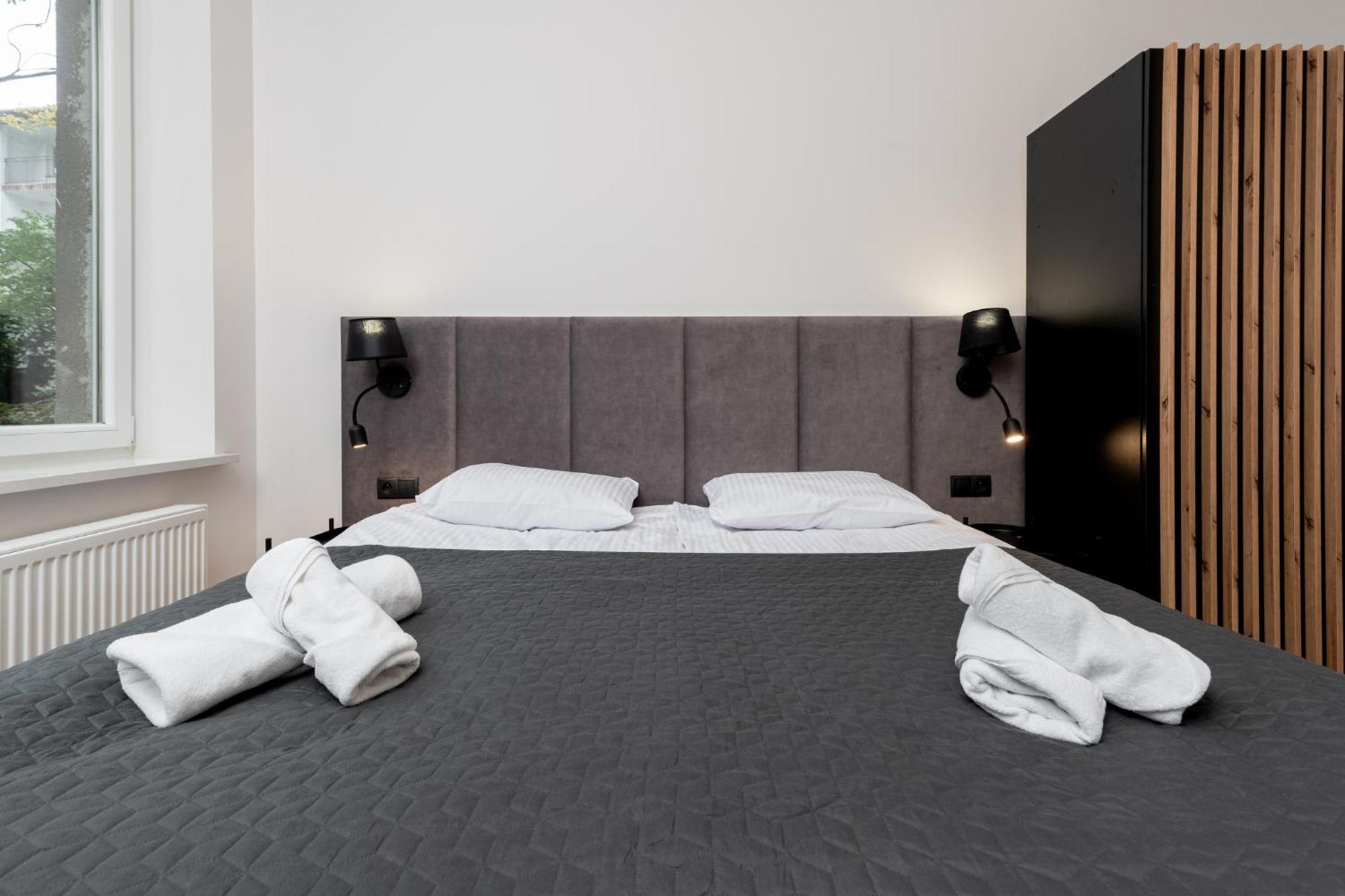 Revesen Premium Apartments Krakow Luaran gambar