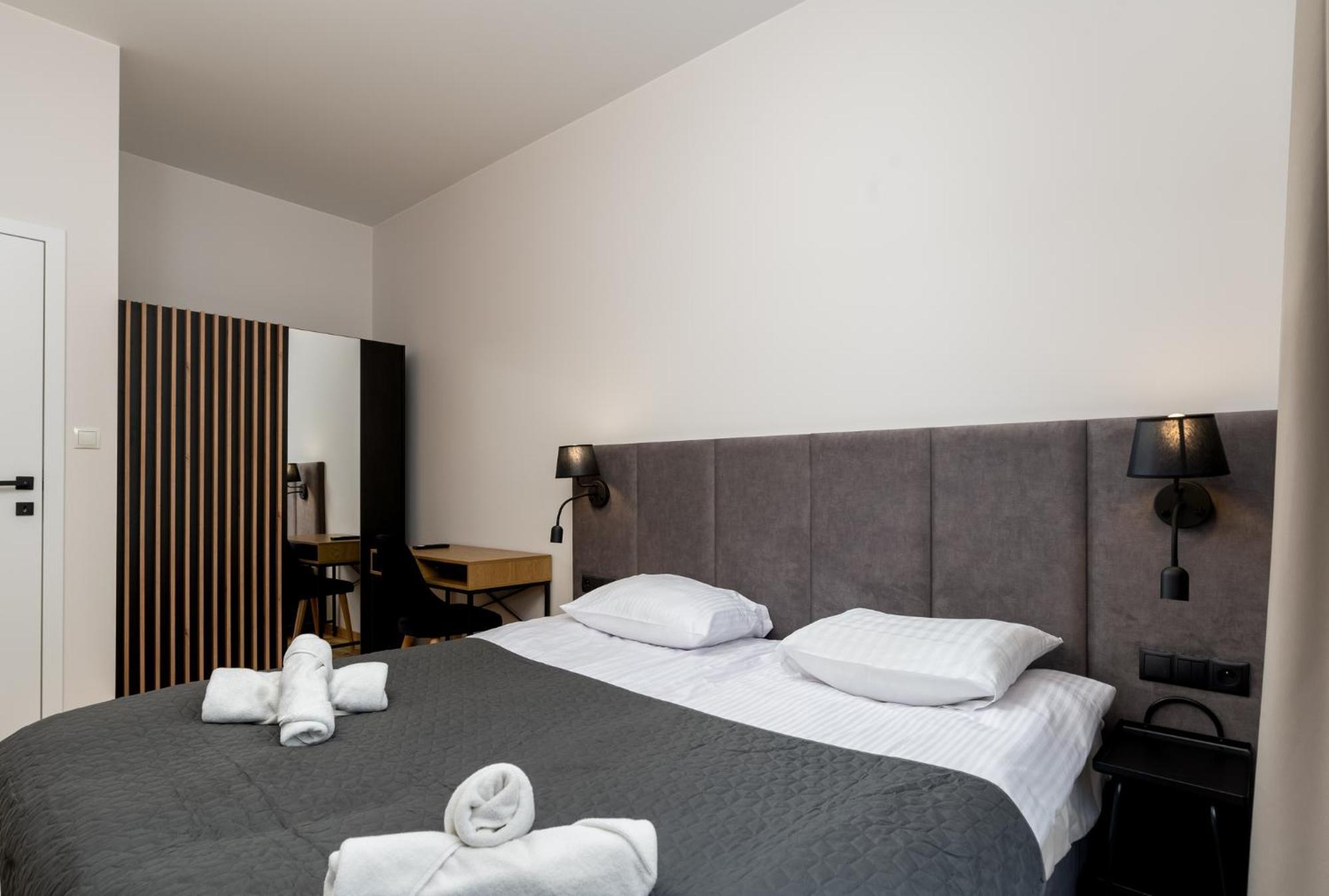 Revesen Premium Apartments Krakow Luaran gambar