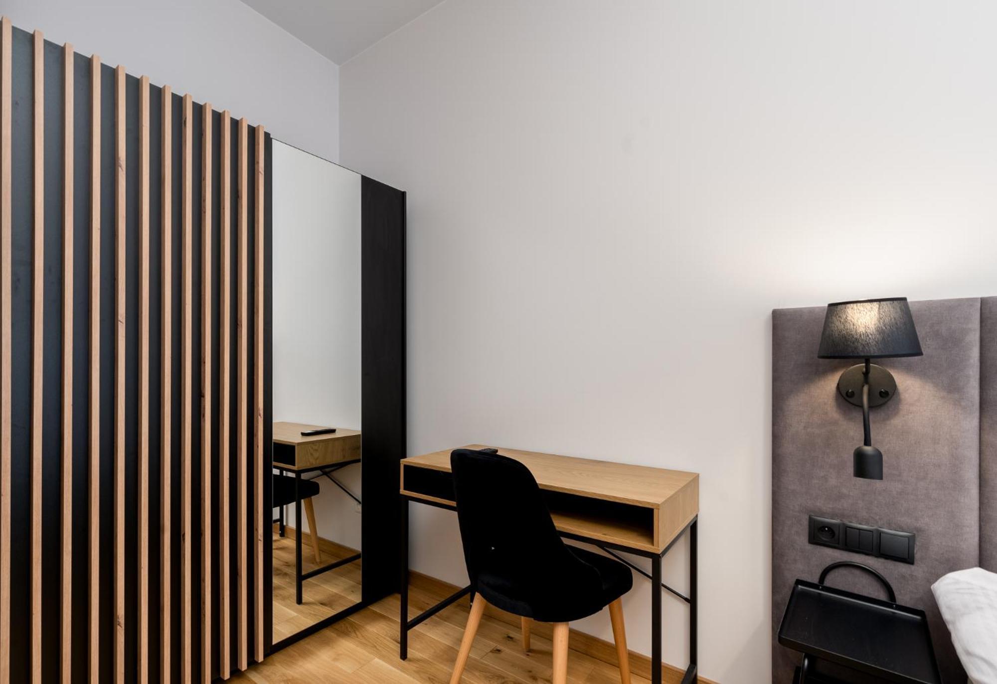 Revesen Premium Apartments Krakow Luaran gambar