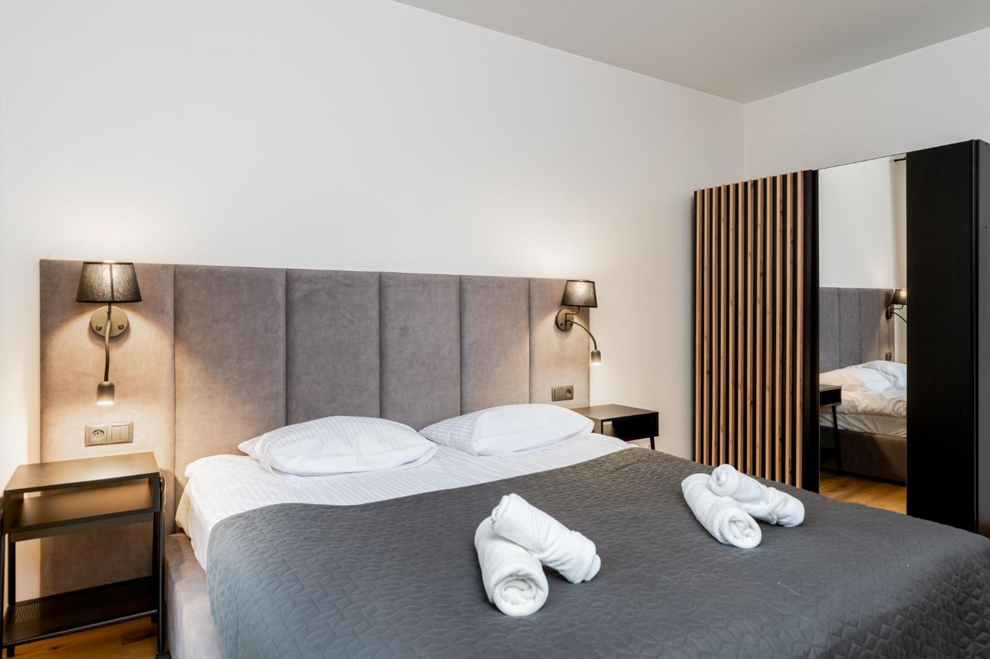 Revesen Premium Apartments Krakow Luaran gambar