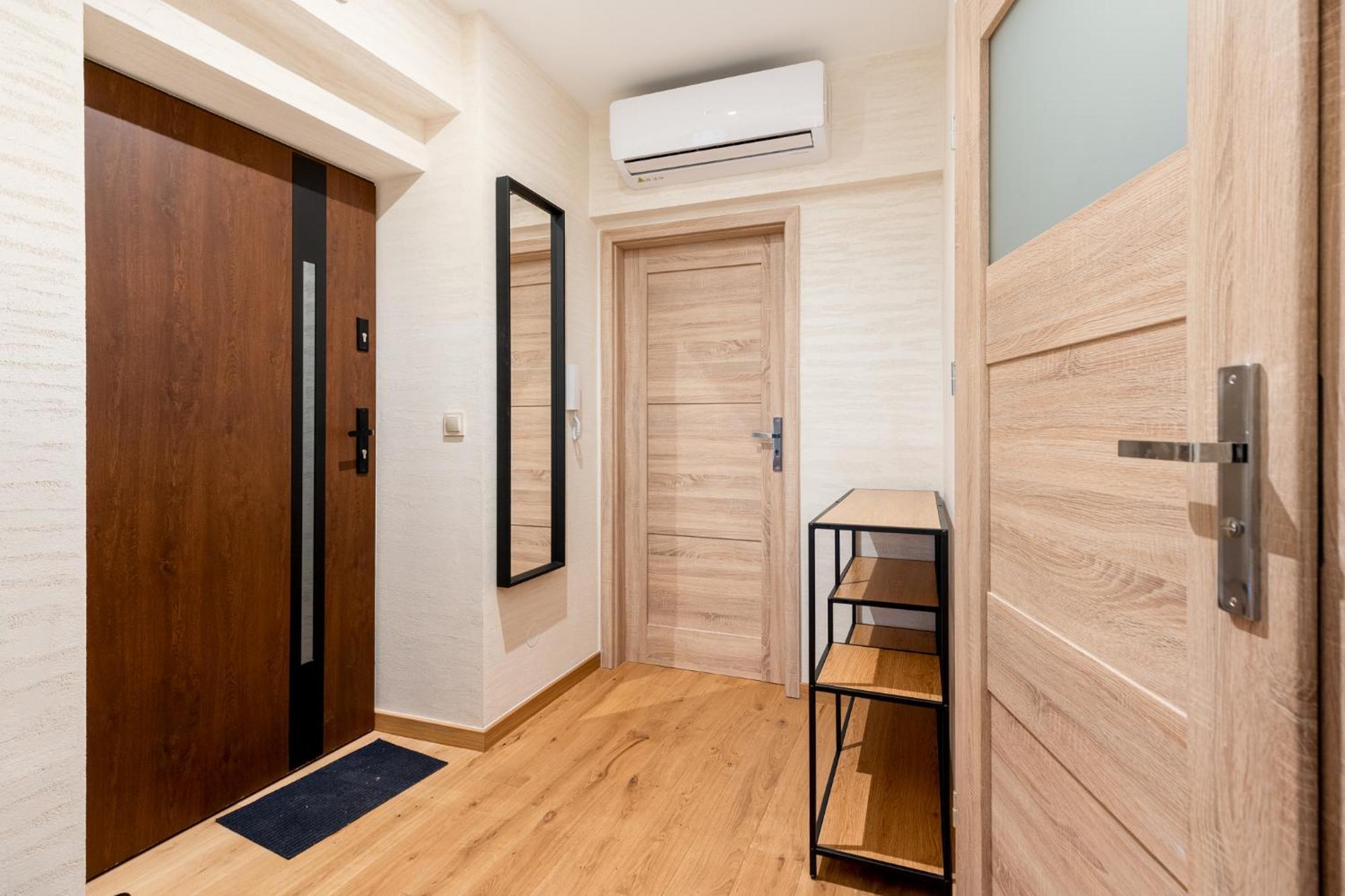 Revesen Premium Apartments Krakow Luaran gambar