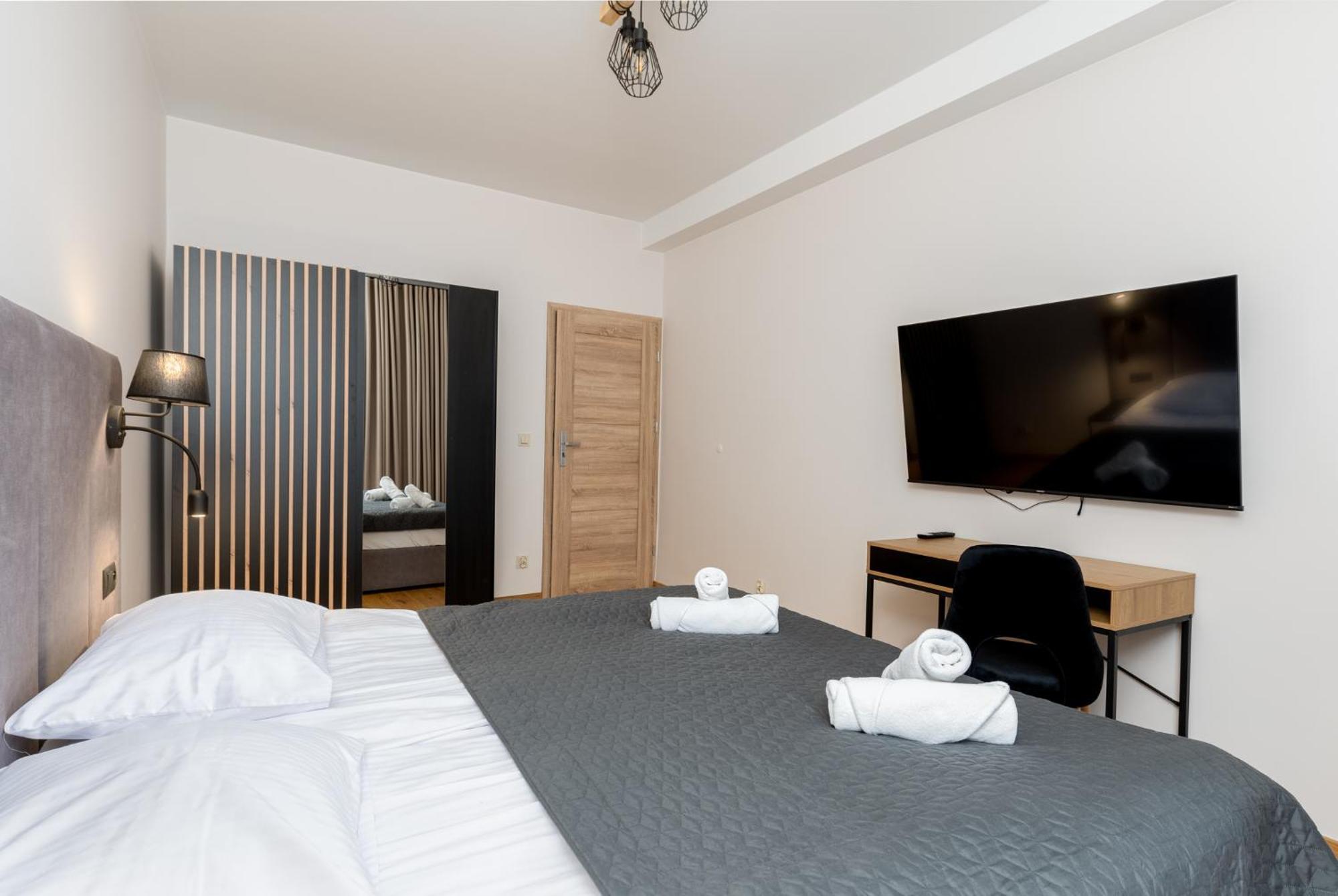 Revesen Premium Apartments Krakow Luaran gambar