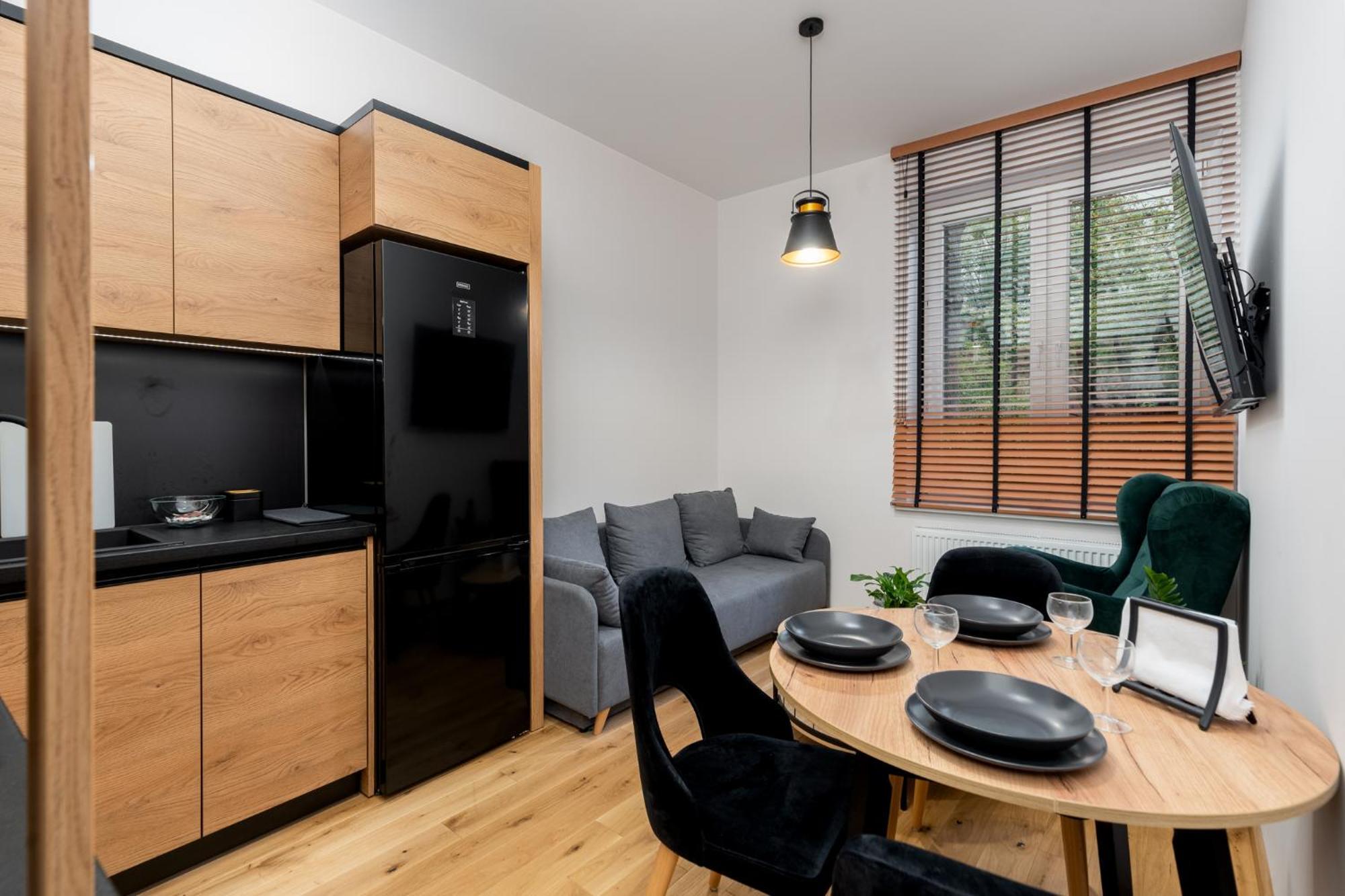 Revesen Premium Apartments Krakow Luaran gambar