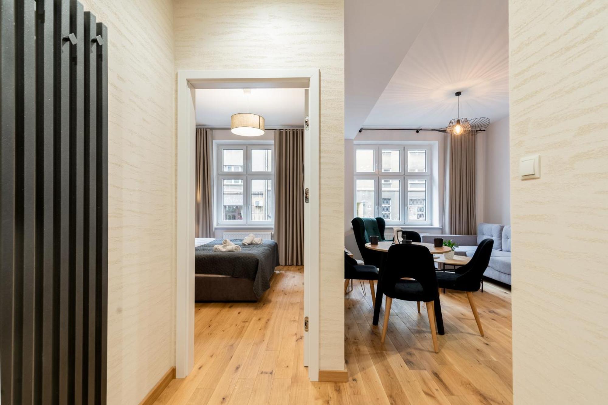 Revesen Premium Apartments Krakow Luaran gambar